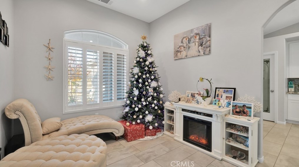 17957 Lilac St, Hesperia CA  92345-5273 exterior