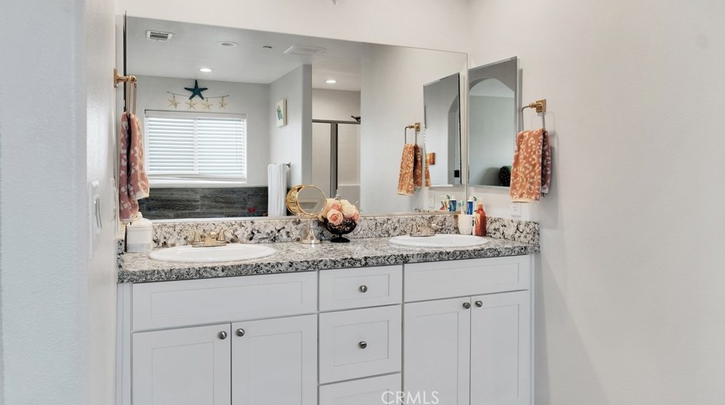 17957 Lilac St, Hesperia CA  92345-5273 exterior