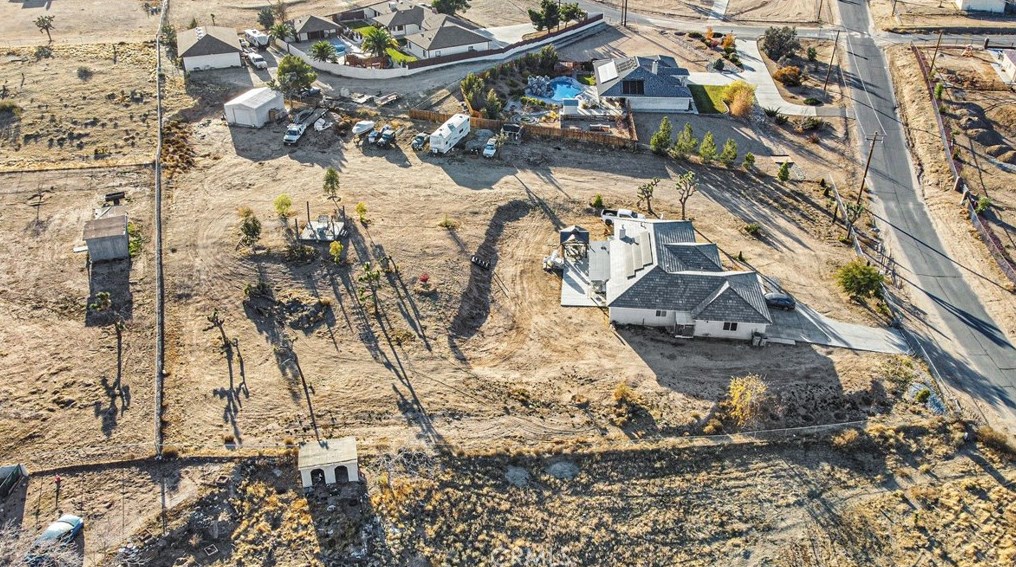 17957 Lilac St, Hesperia CA  92345-5273 exterior