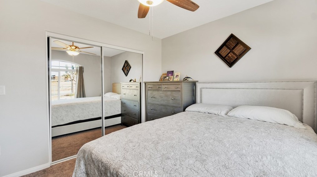 17957 Lilac St, Hesperia CA  92345-5273 exterior