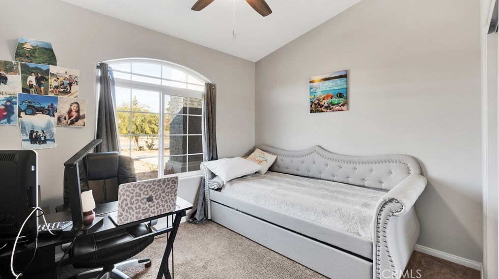 17957 Lilac St, Hesperia CA  92345-5273 exterior