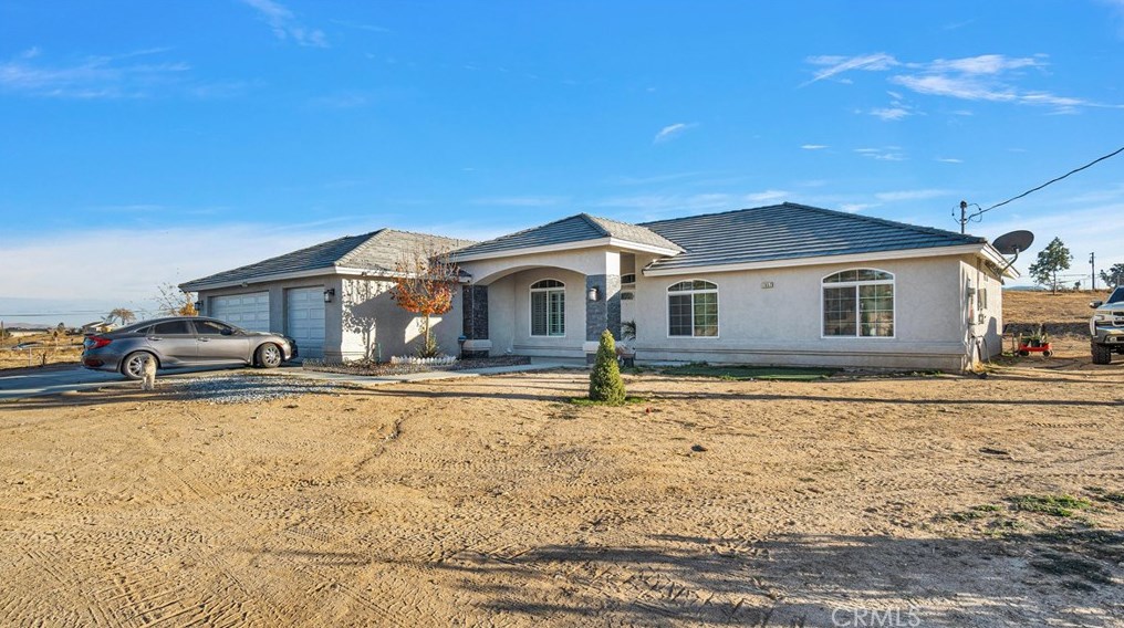 17957 Lilac St, Hesperia CA  92345-5273 exterior