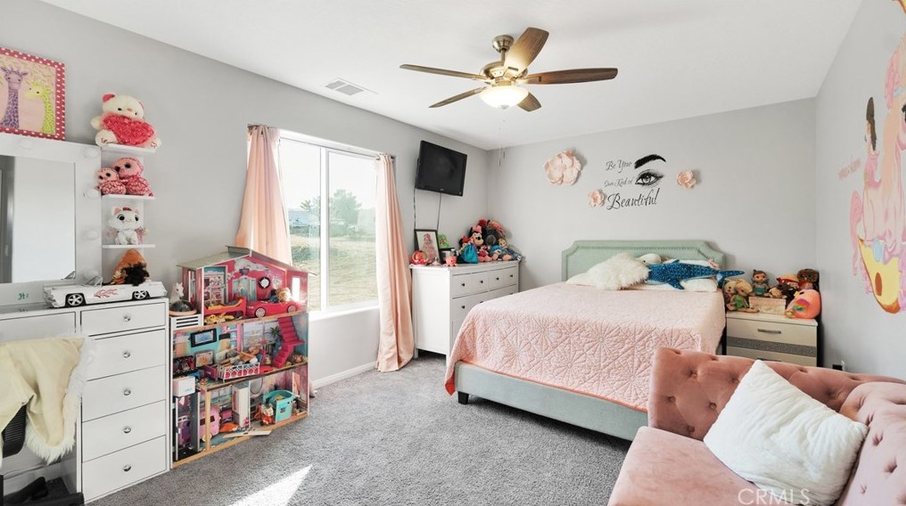 17957 Lilac St, Hesperia CA  92345-5273 exterior