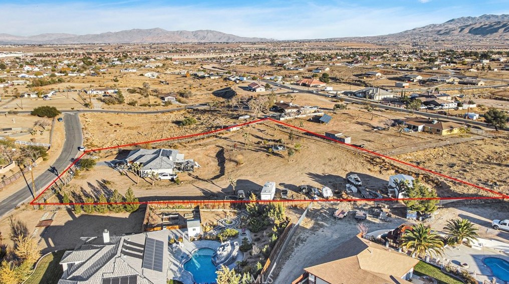 17957 Lilac St, Hesperia CA  92345-5273 exterior