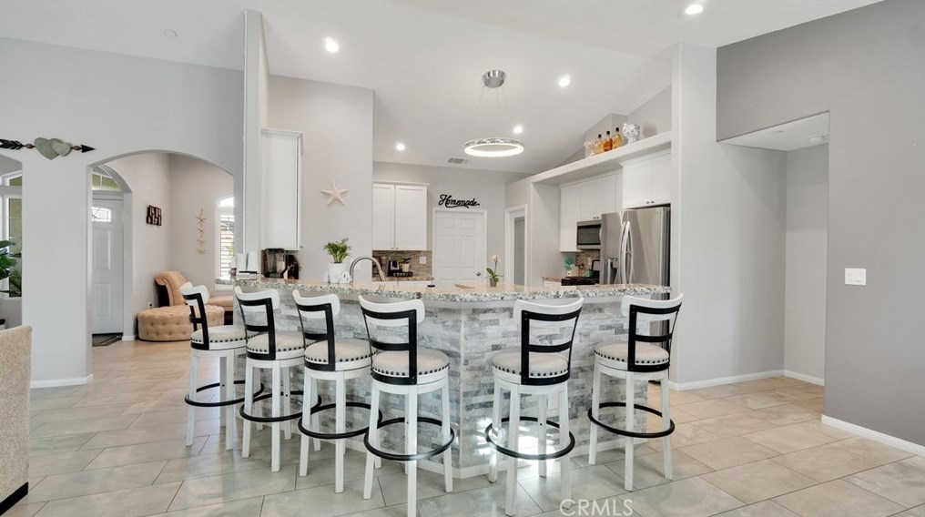 17957 Lilac St, Hesperia CA  92345-5273 exterior