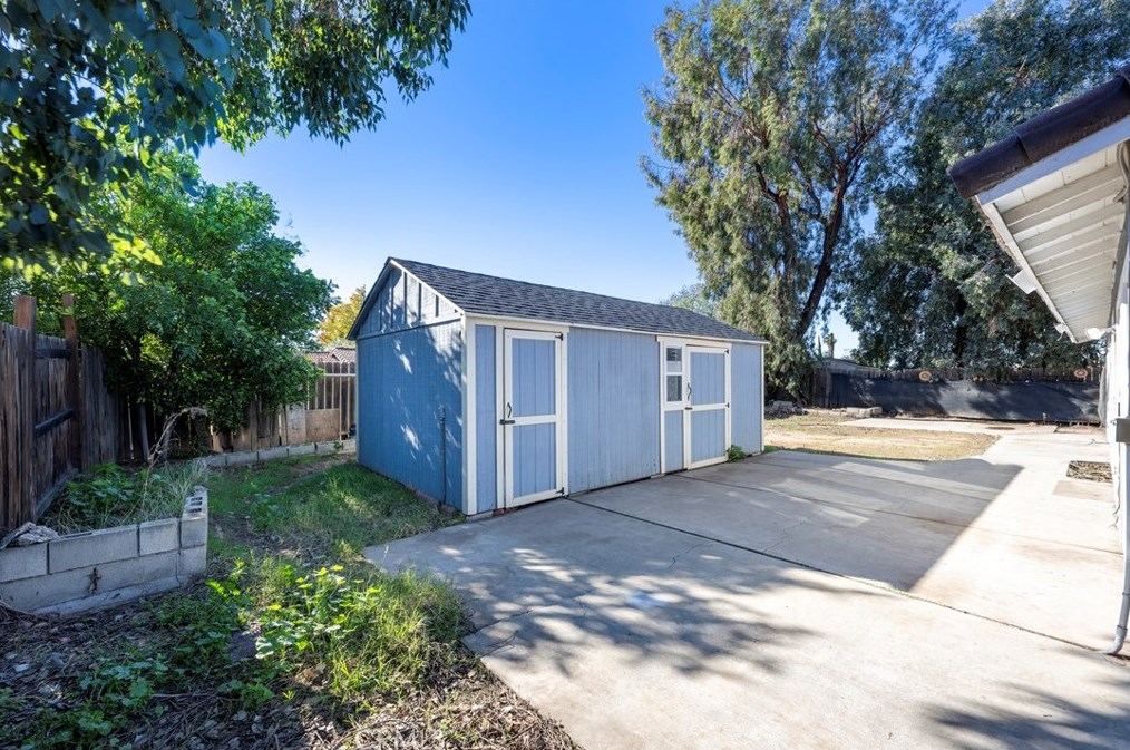 23845 Elyce Ct, Moreno Valley CA  92553-3242 exterior