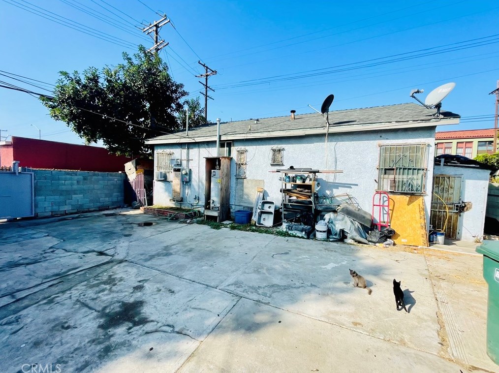 8510 Fir Ave, Los Angeles CA  90001-4125 exterior