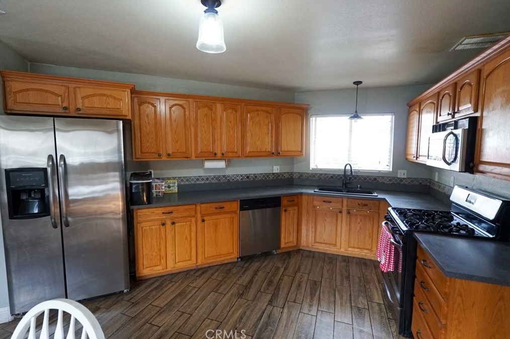 21353 Maple St, Wildomar CA  92595-9772 exterior