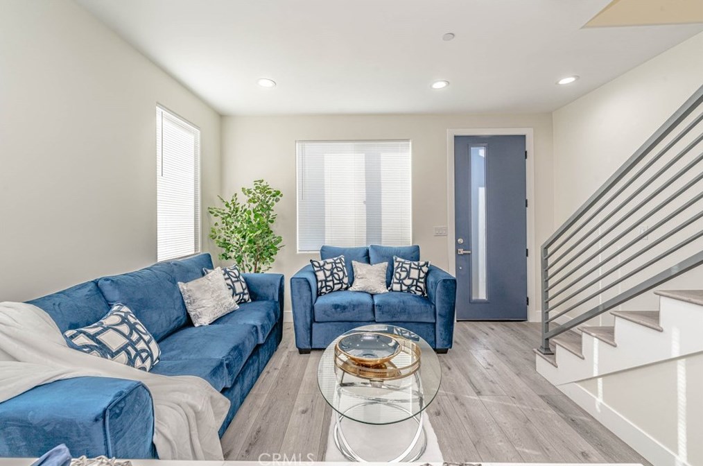 1838 Clyde Ave, Los Angeles CA  90019-5001 exterior