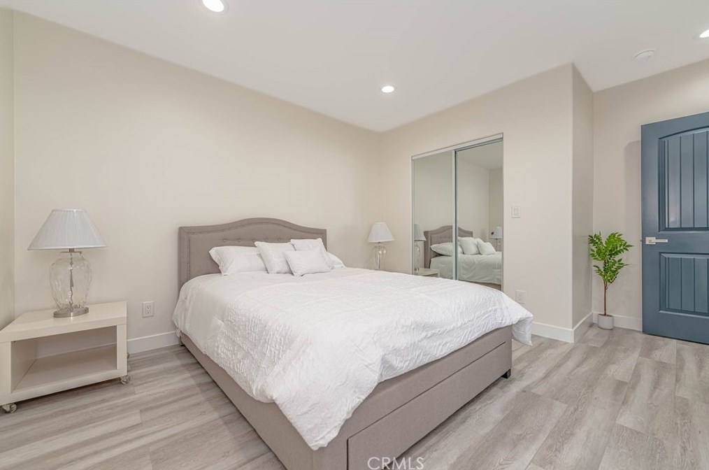 1838 Clyde Ave, Los Angeles CA  90019-5001 exterior