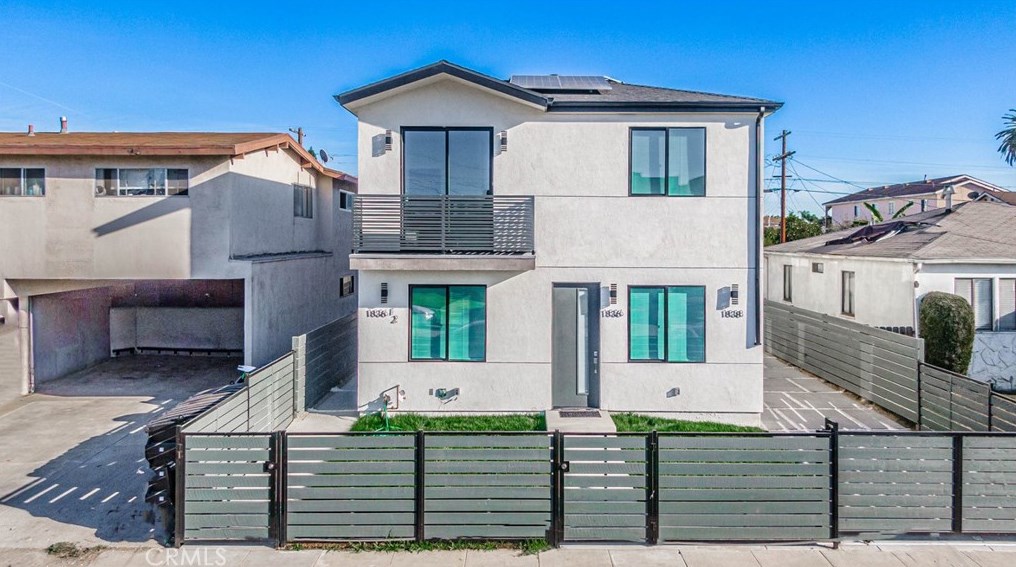 1838 Clyde Ave, Los Angeles CA  90019-5001 exterior