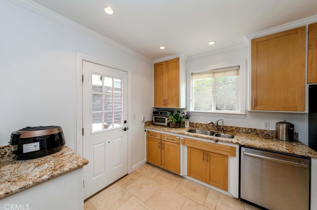 22702 Linda Dr, Torrance CA  90505-3210 exterior