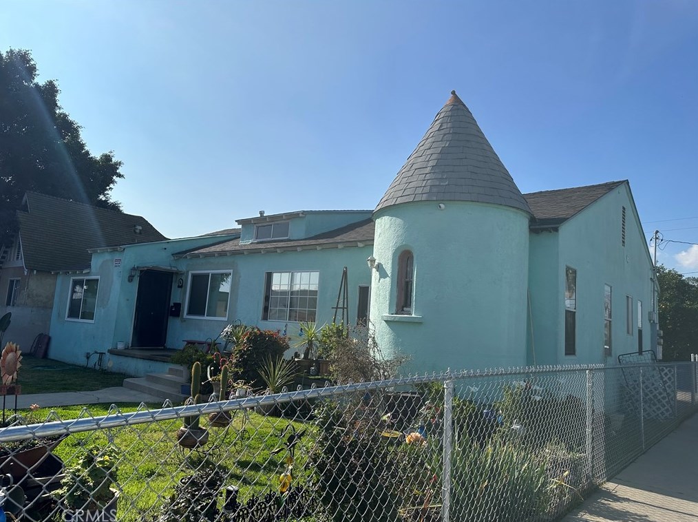 701 Bradshawe Ave, Los Angeles CA  90022-3405 exterior