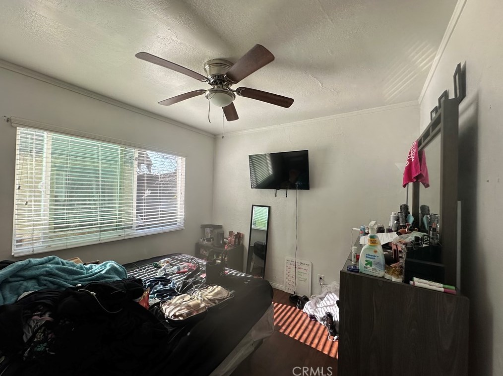 701 Bradshawe Ave, Los Angeles CA  90022-3405 exterior