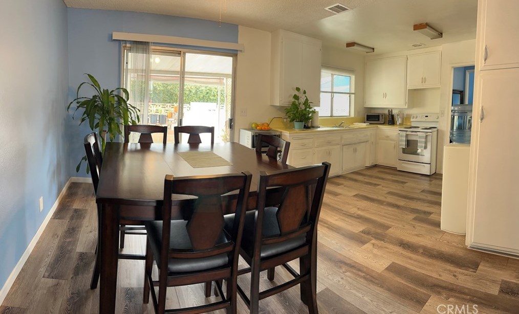 261 Vivian Ln, Hemet CA  92543-5934 exterior