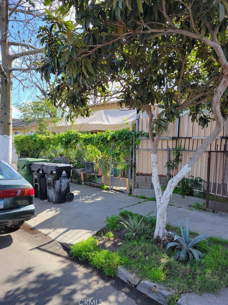 4300 Lima St, Los Angeles CA  90011-3821 exterior