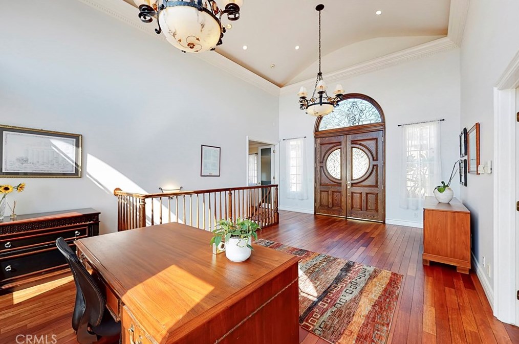 11832 Cir Dr, Whittier CA 90601-2352 exterior