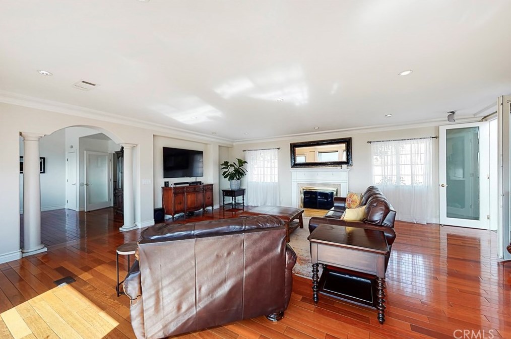 11832 Cir Dr, Whittier CA 90601-2352 exterior