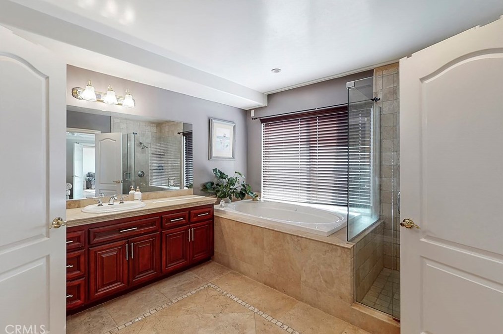 11832 Cir Dr, Whittier CA 90601-2352 exterior