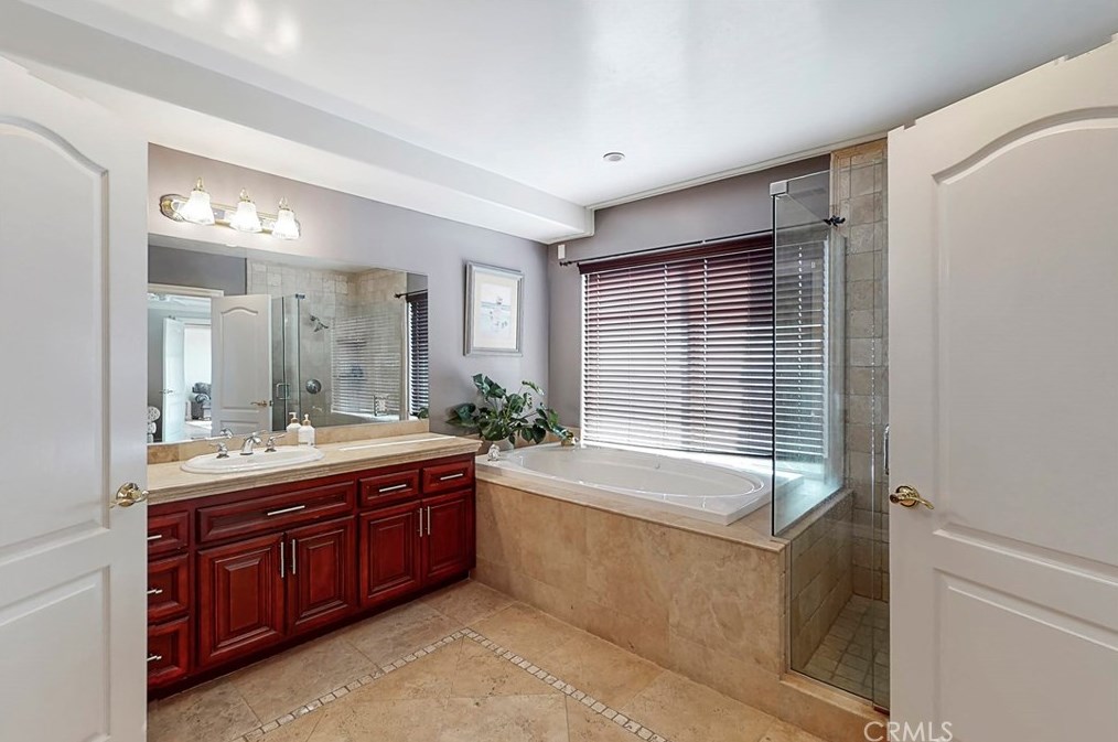 11832 Cir Dr, Whittier CA 90601-2352 exterior