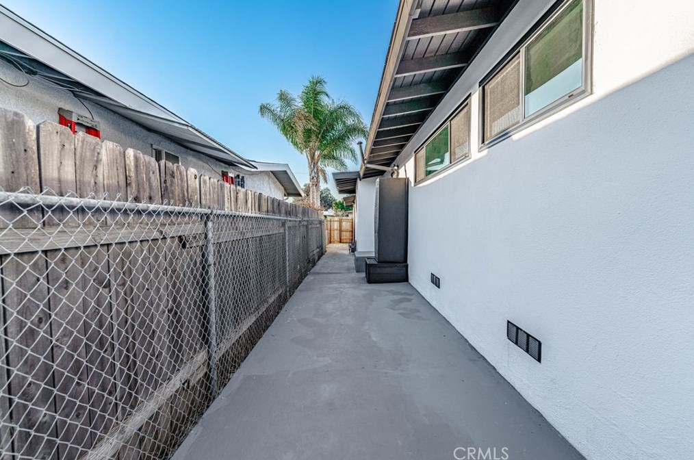 9950 Parkinson Ave, Whittier CA  90605-3051 exterior