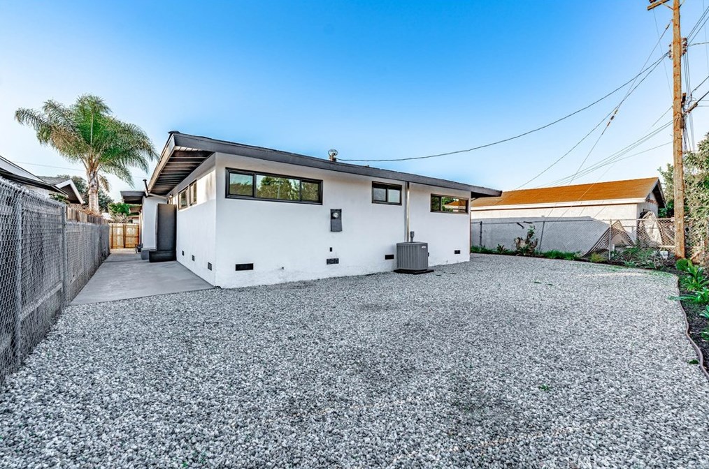 9950 Parkinson Ave, Whittier CA  90605-3051 exterior
