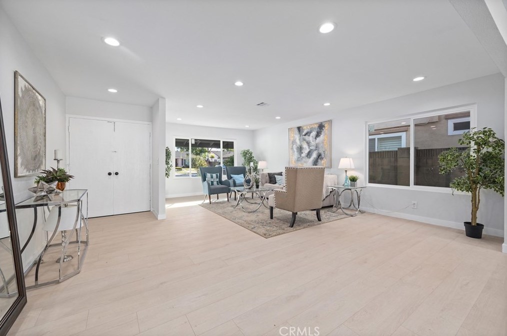 11441 Gonsalves St, Artesia CA  90703-6761 exterior