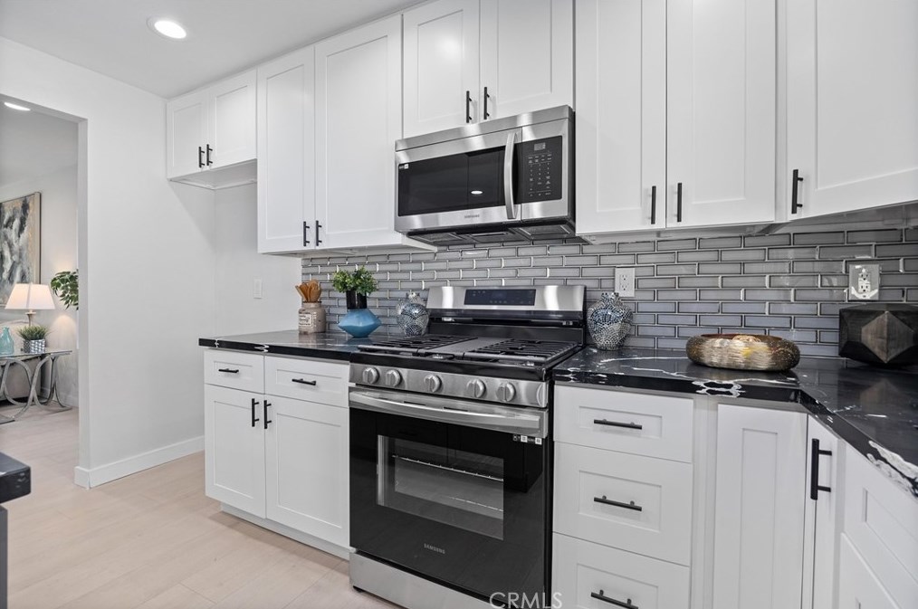 11441 Gonsalves St, Artesia CA  90703-6761 exterior