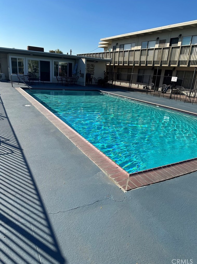 1850 Orangethorpe Ave, Fullerton CA  92831-5324 exterior