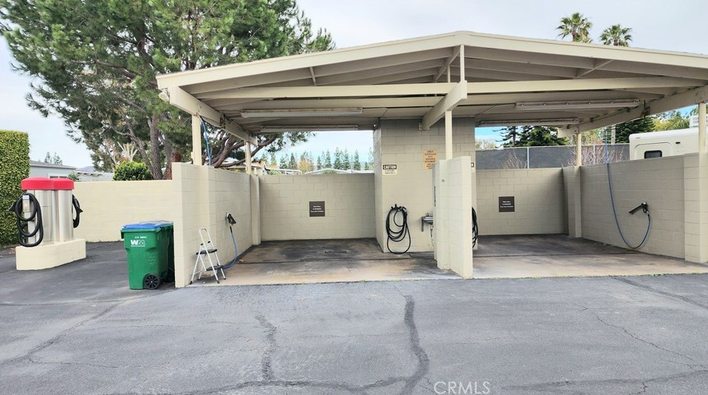 5200 Irvine Blvd, Irvine CA  92620-2013 exterior