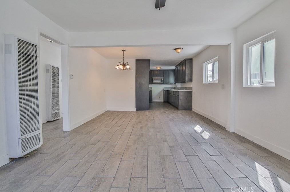 1124 84 Pl, Los Angeles CA  90001-3722 exterior