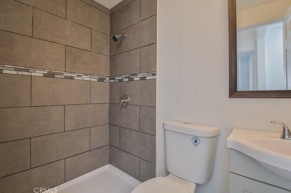 1124 84 Pl, Los Angeles CA  90001-3722 exterior