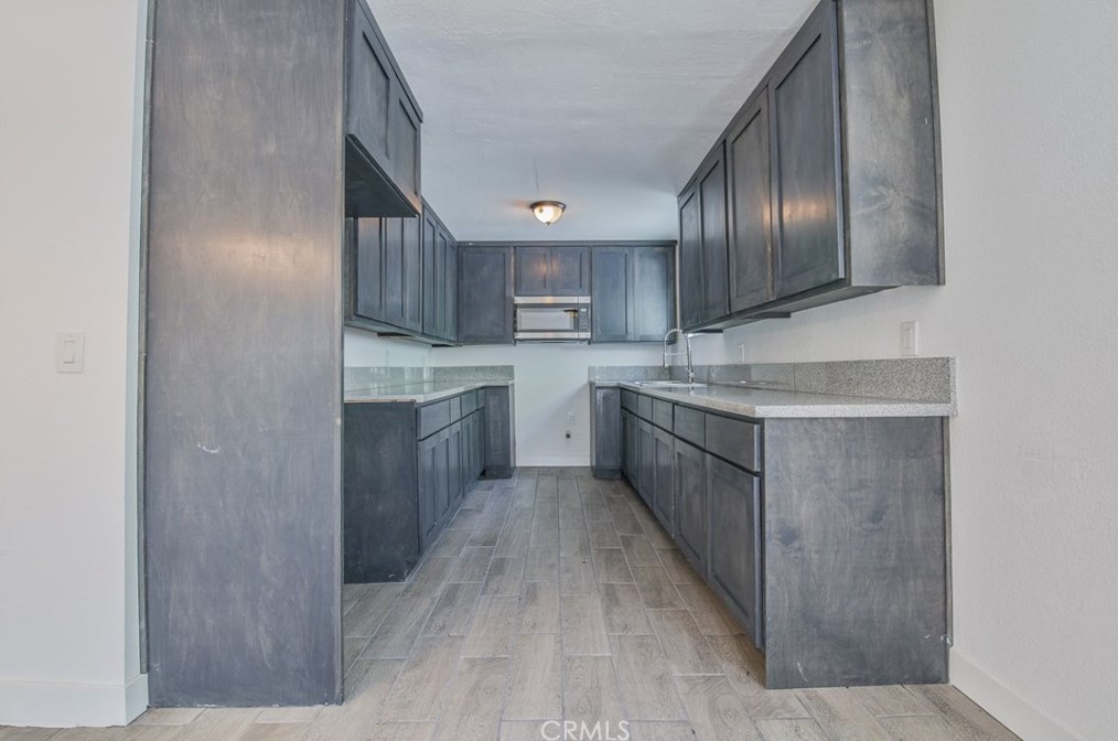 1124 84 Pl, Los Angeles CA  90001-3722 exterior
