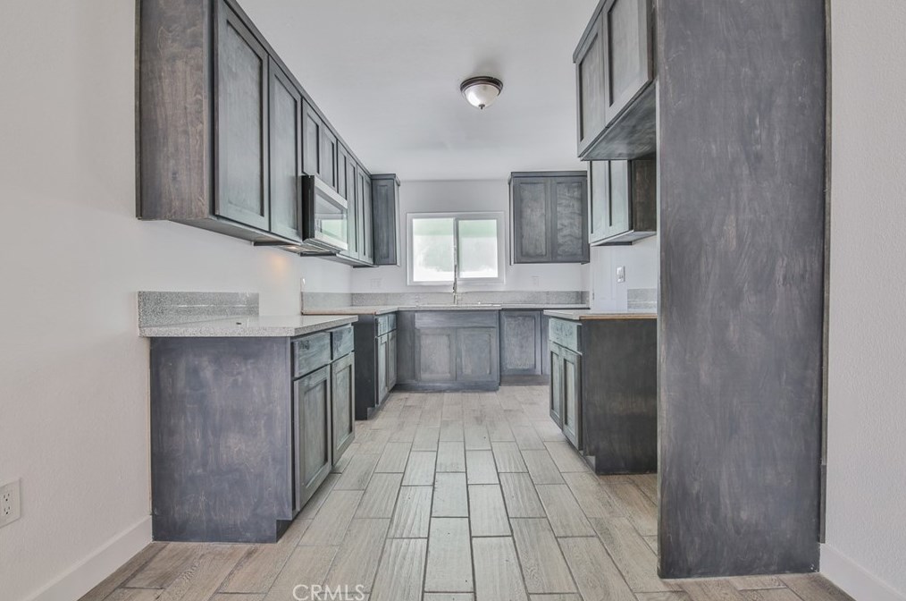 1124 84 Pl, Los Angeles CA  90001-3722 exterior