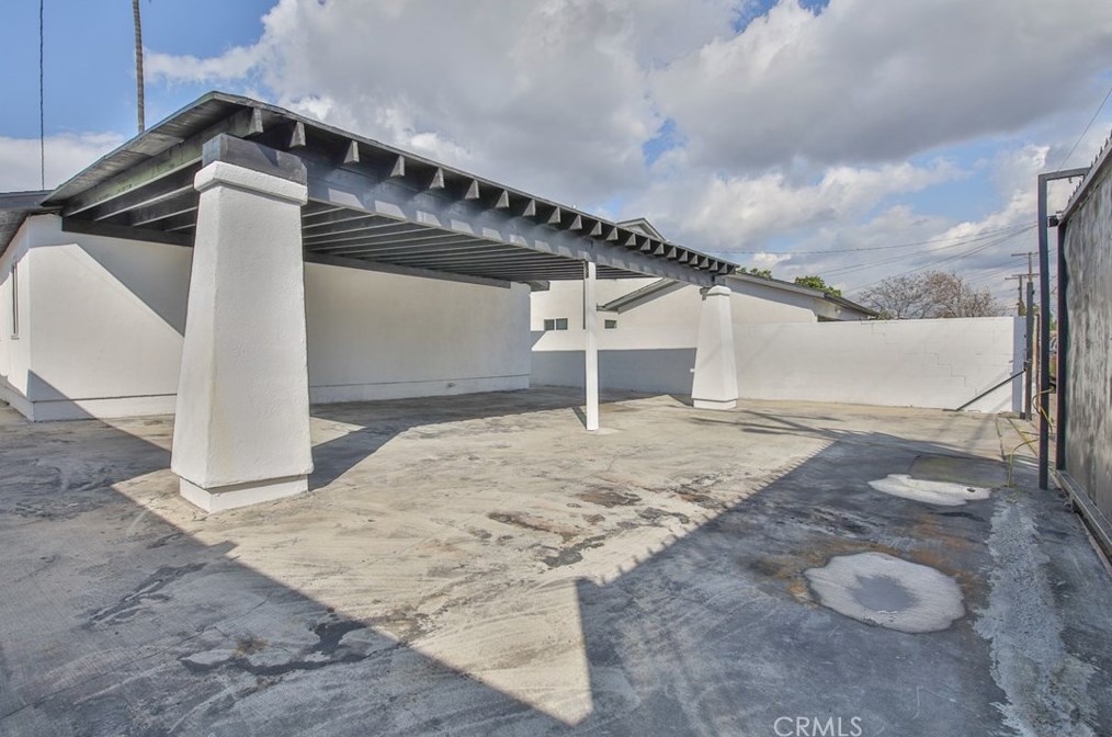1124 84 Pl, Los Angeles CA  90001-3722 exterior