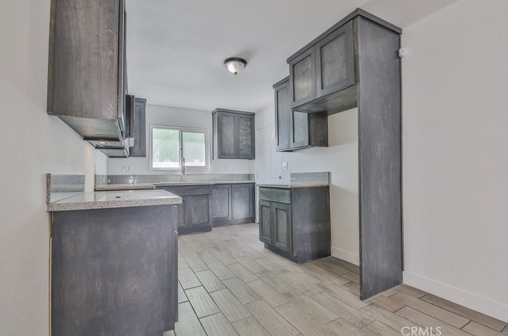 1124 84 Pl, Los Angeles CA  90001-3722 exterior