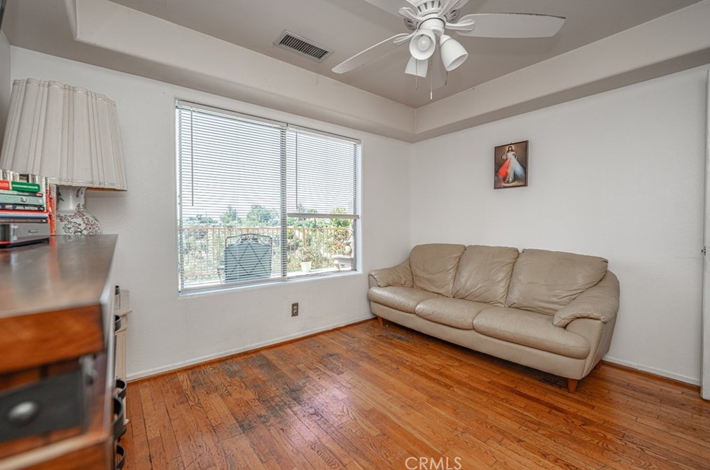 2027 Lemoyne St, Los Angeles CA  90026-1901 exterior