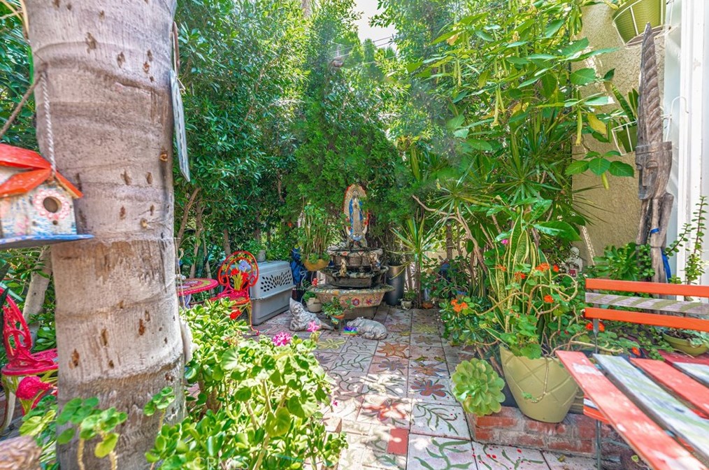 2027 Lemoyne St, Los Angeles CA  90026-1901 exterior