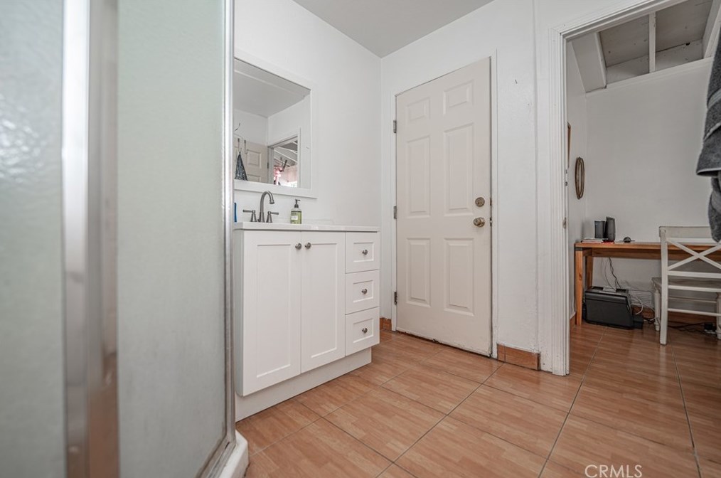 2027 Lemoyne St, Los Angeles CA  90026-1901 exterior