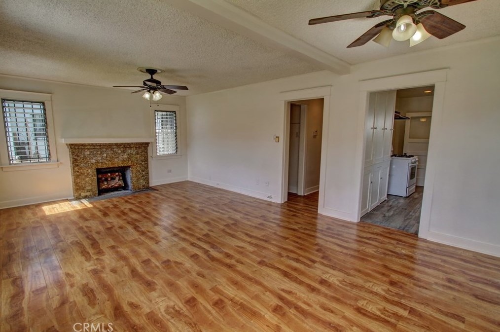 1721 68th St, Los Angeles CA  90001-2049 exterior