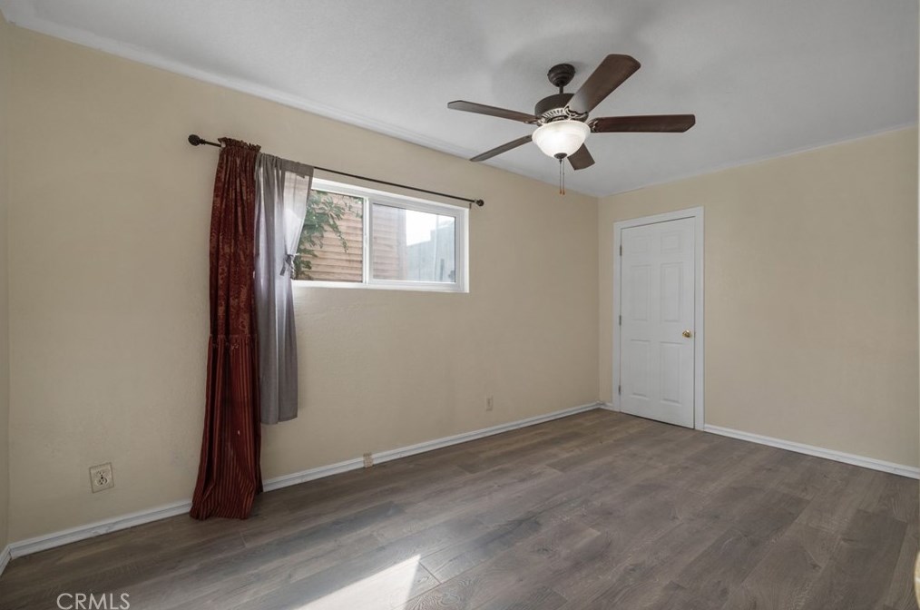 825 104th St, Los Angeles CA  90044-4407 exterior