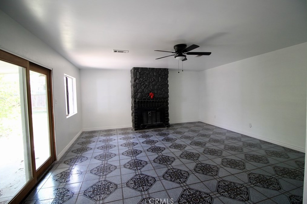 1924 Spring Garden St, Riverside CA  92507-2023 exterior
