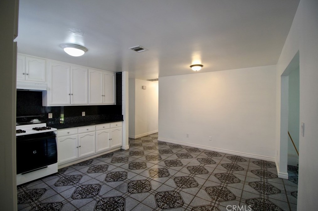 1924 Spring Garden St, Riverside CA  92507-2023 exterior