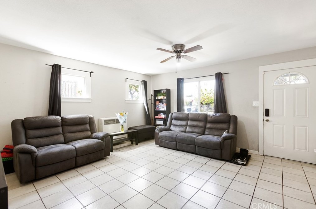 1170 71st St, Los Angeles CA 90003-1837 exterior