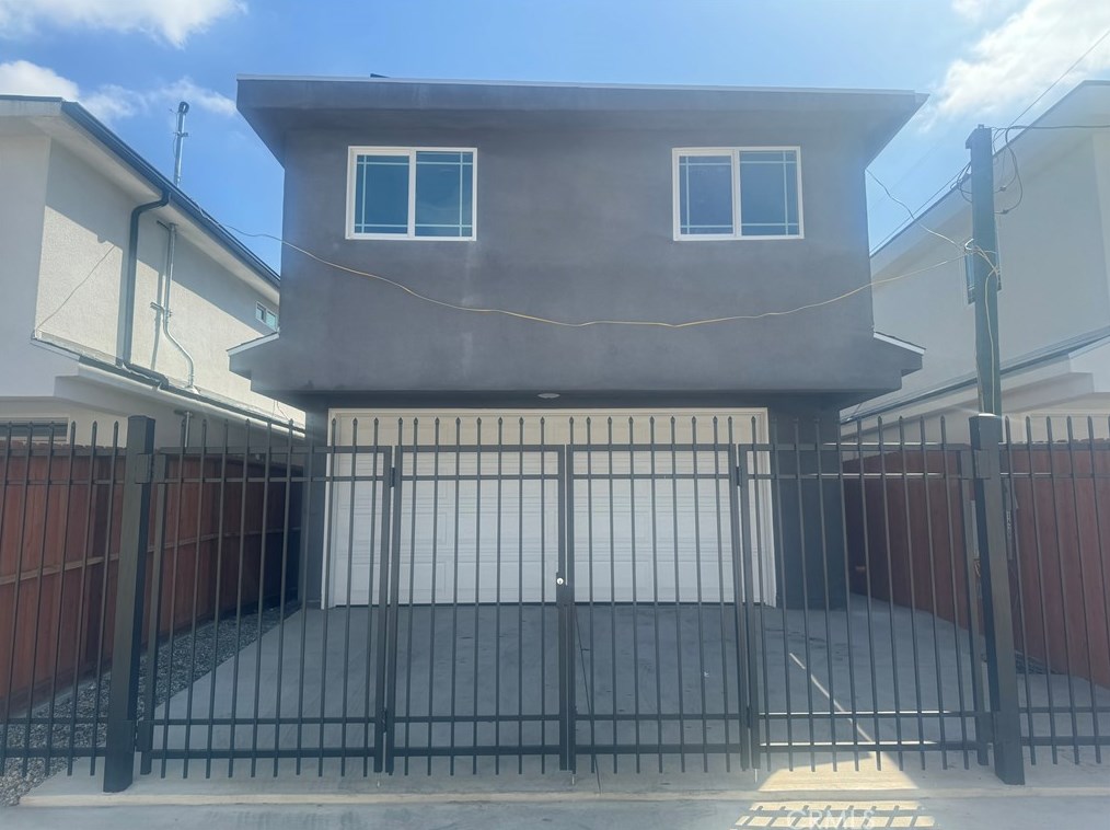 9009 Bch St, Los Angeles CA  90002-3019 exterior