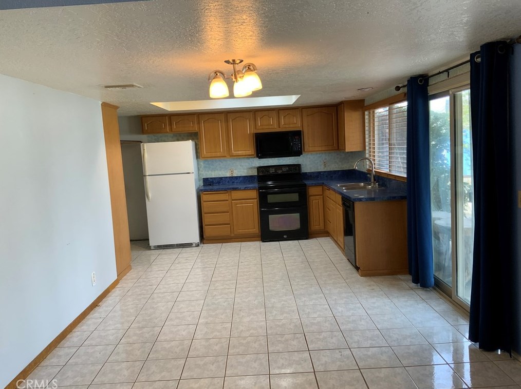 1341 Tara St, Barstow CA  92311-5552 exterior