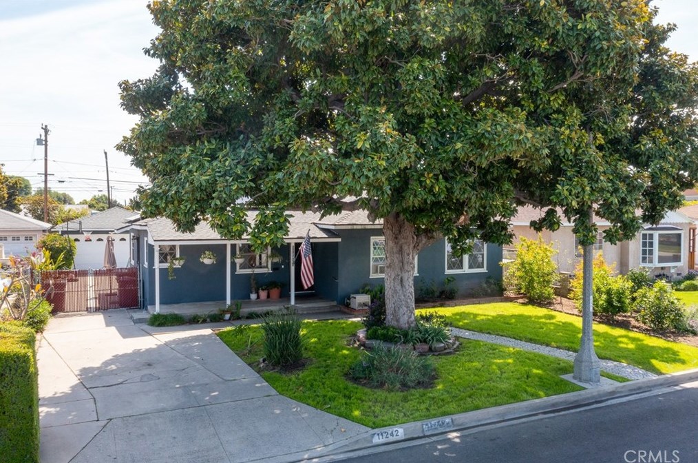11242 Ringwood Ave, Whittier CA  90670-4342 exterior