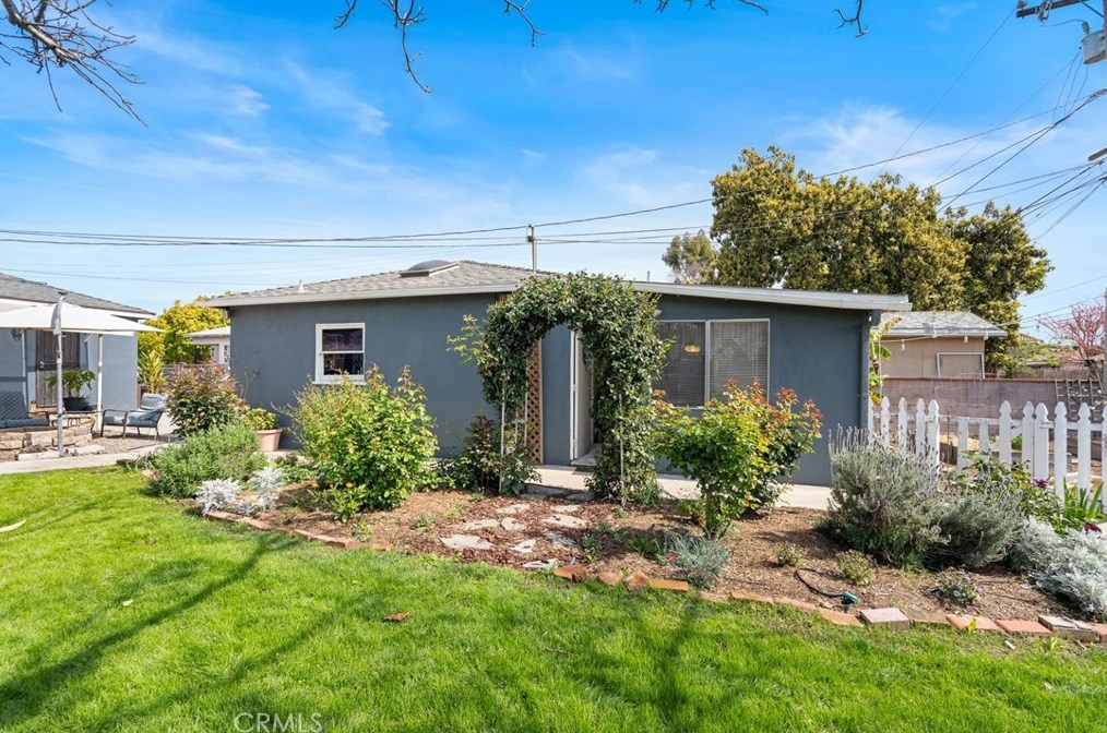 11242 Ringwood Ave, Whittier CA  90670-4342 exterior