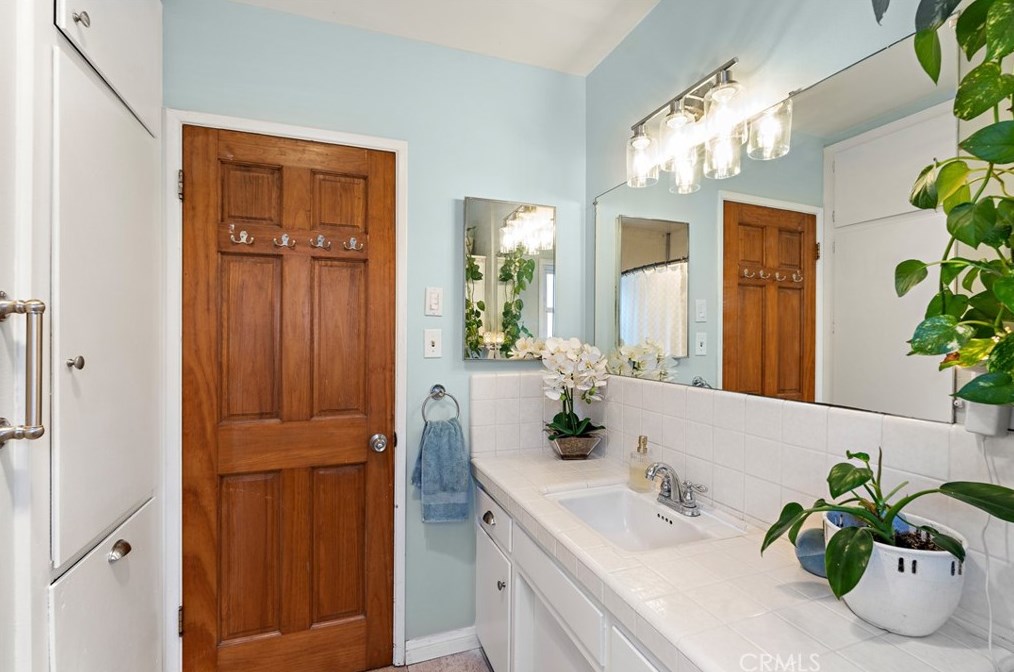 11242 Ringwood Ave, Whittier CA  90670-4342 exterior