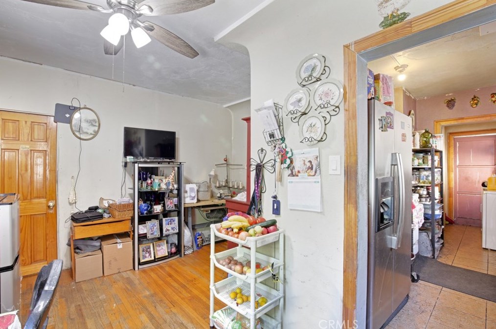 2001 Berkeley Ave, Los Angeles CA  90026-2987 exterior